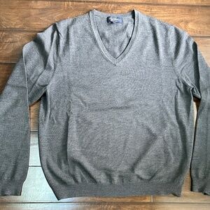 Brooks Brothers Men's V-Neck Sweater Saxxon Wool
